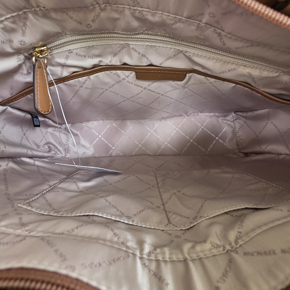 Michael Kors Jessie Logo Large Satchel - Picture 5 of 10